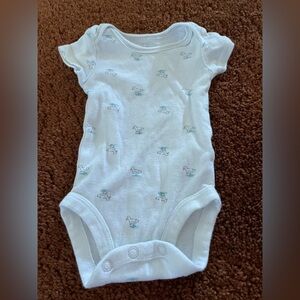 ‼️Mix and Match 3 items for $5‼️ Carter’s newborn white onesie baby boy